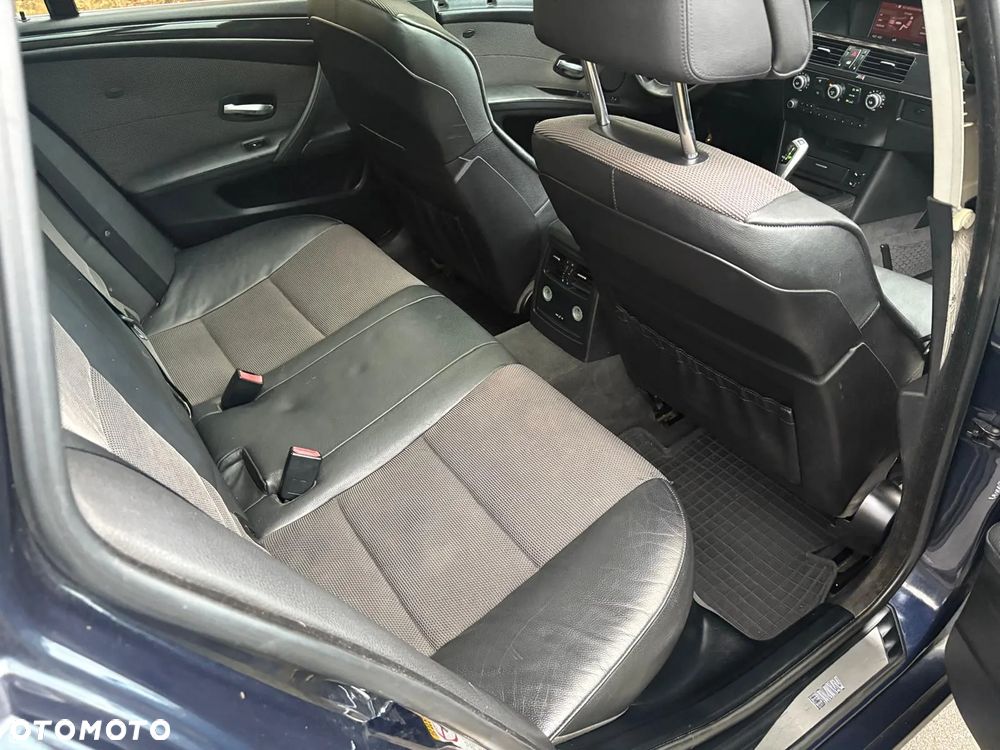 BMW Seria 5 520d Touring - 12