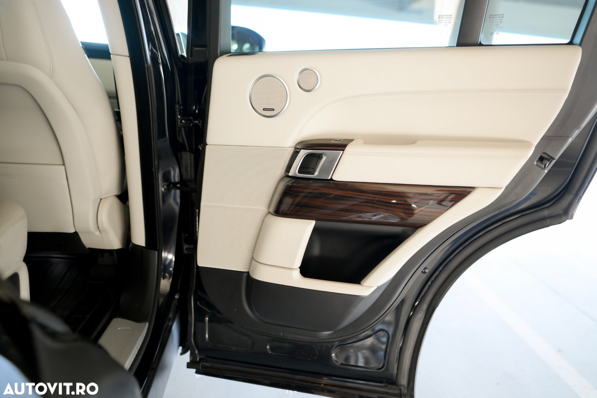 Land Rover Range Rover Vogue - 25