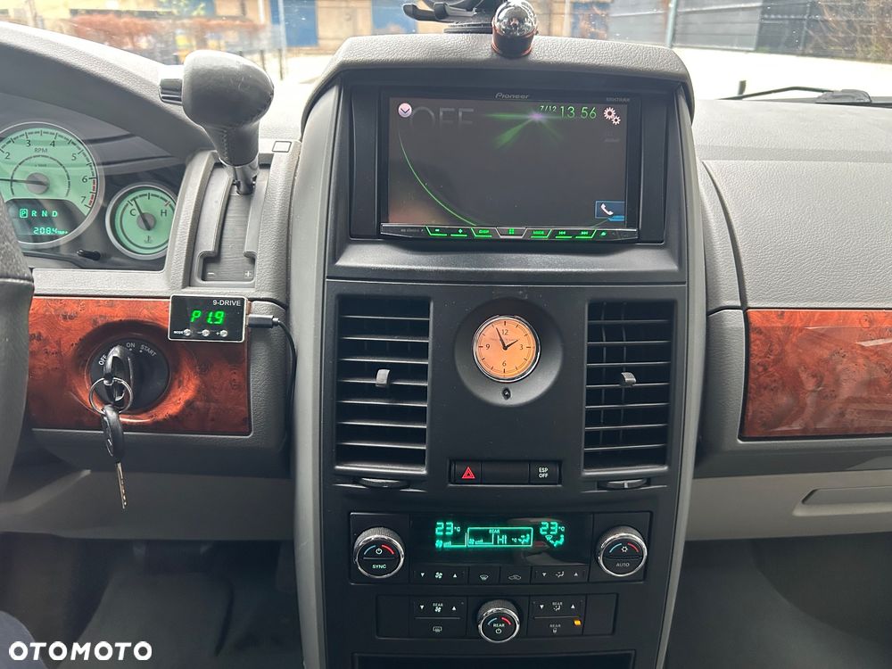 Chrysler Grand Voyager 3.8 V6 Limited - 26