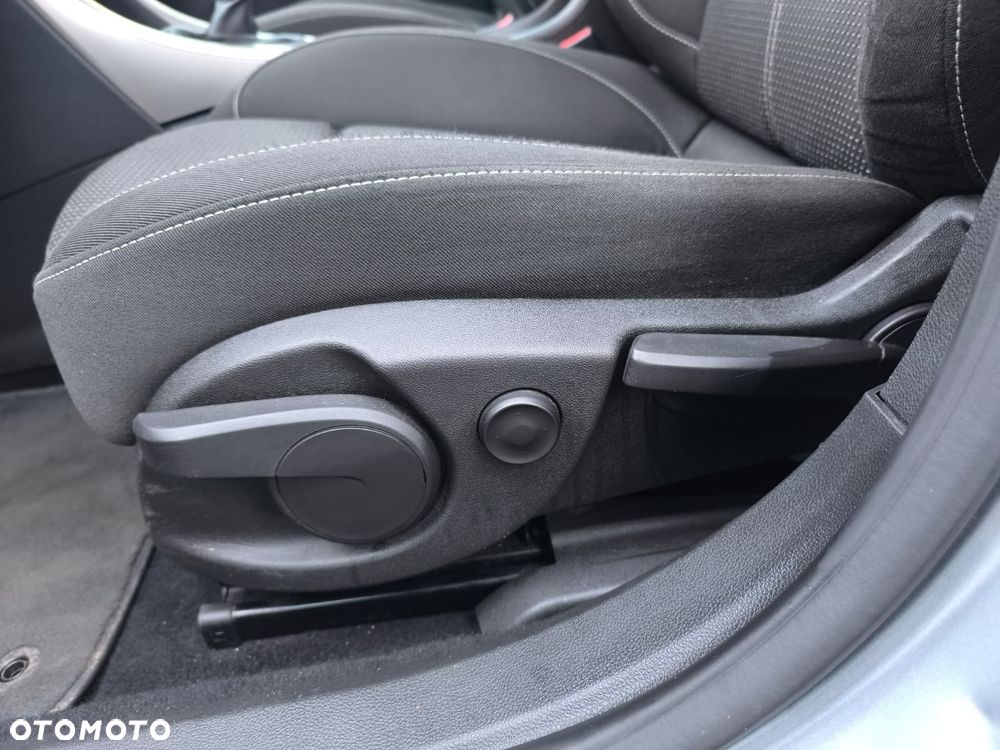 Opel Astra 1.6 Cosmo - 11