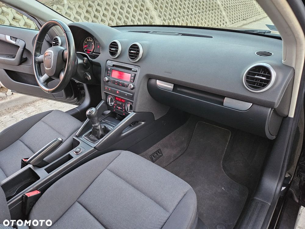 Audi A3 Sportback - 16