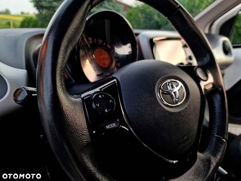 Toyota Aygo x-play - 18