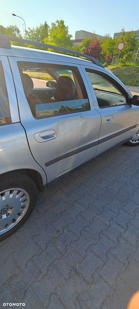 Volvo V70 2.4 - 8