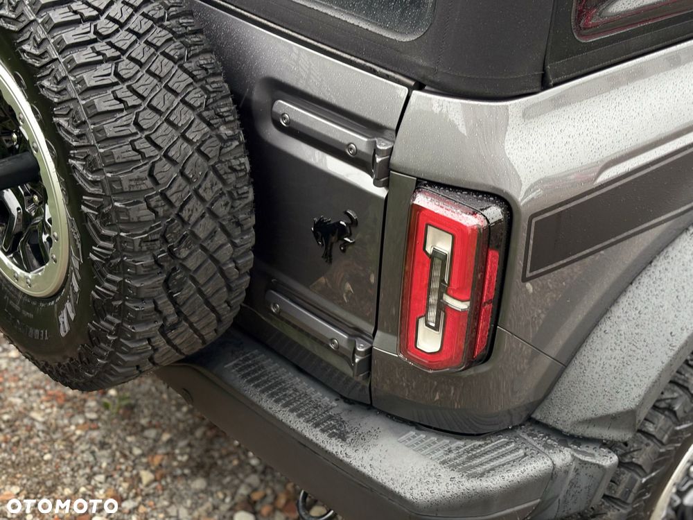 Ford Bronco - 4