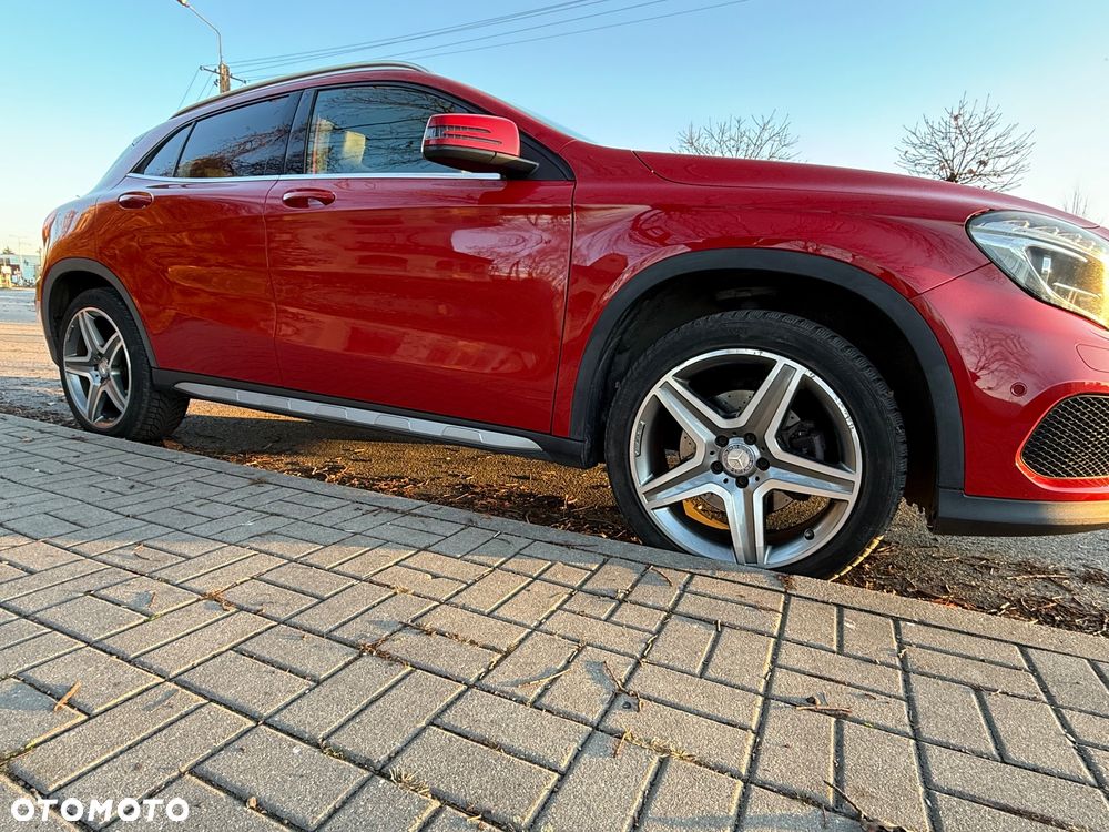 Mercedes-Benz GLA 250 4Matic 7G-DCT - 8