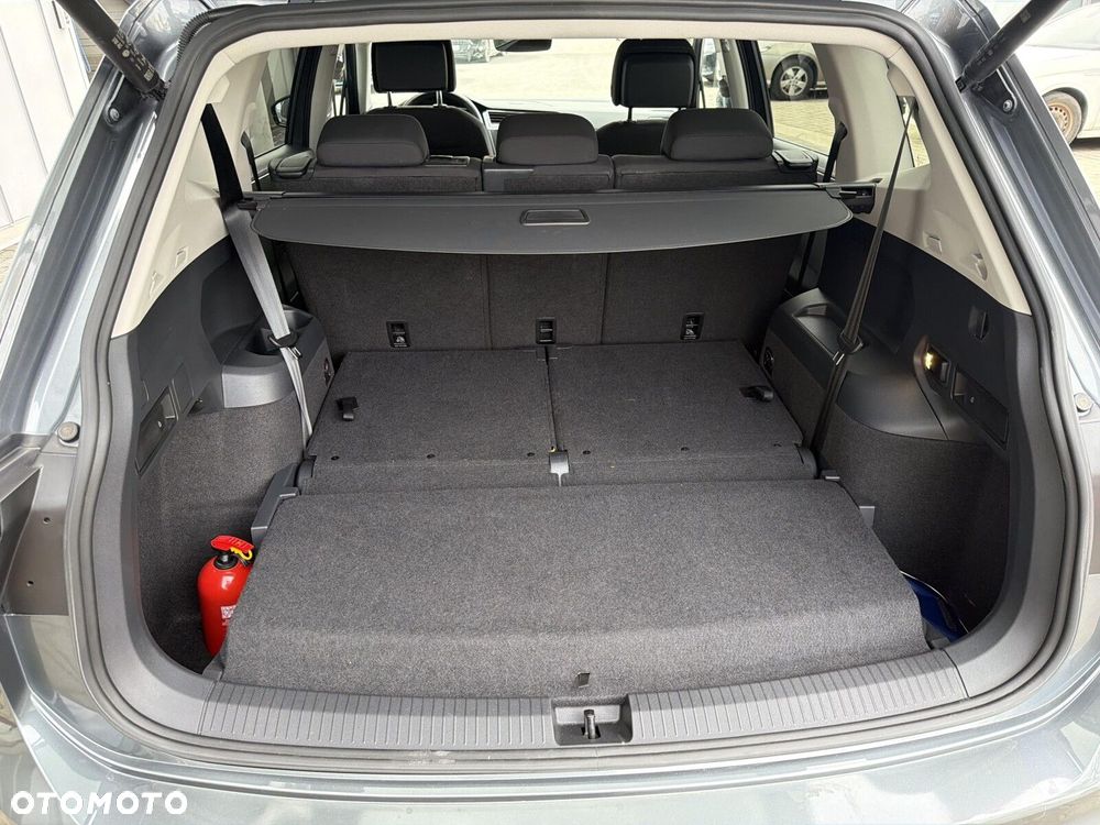 Volkswagen Tiguan Allspace - 17