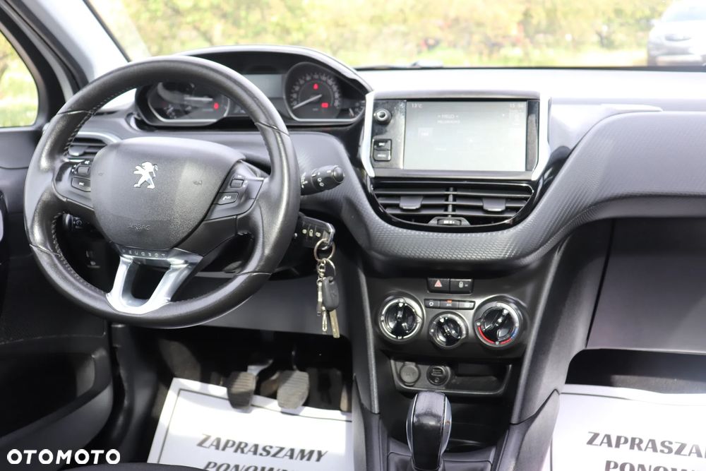 Peugeot 208 82 VTI Allure - 23