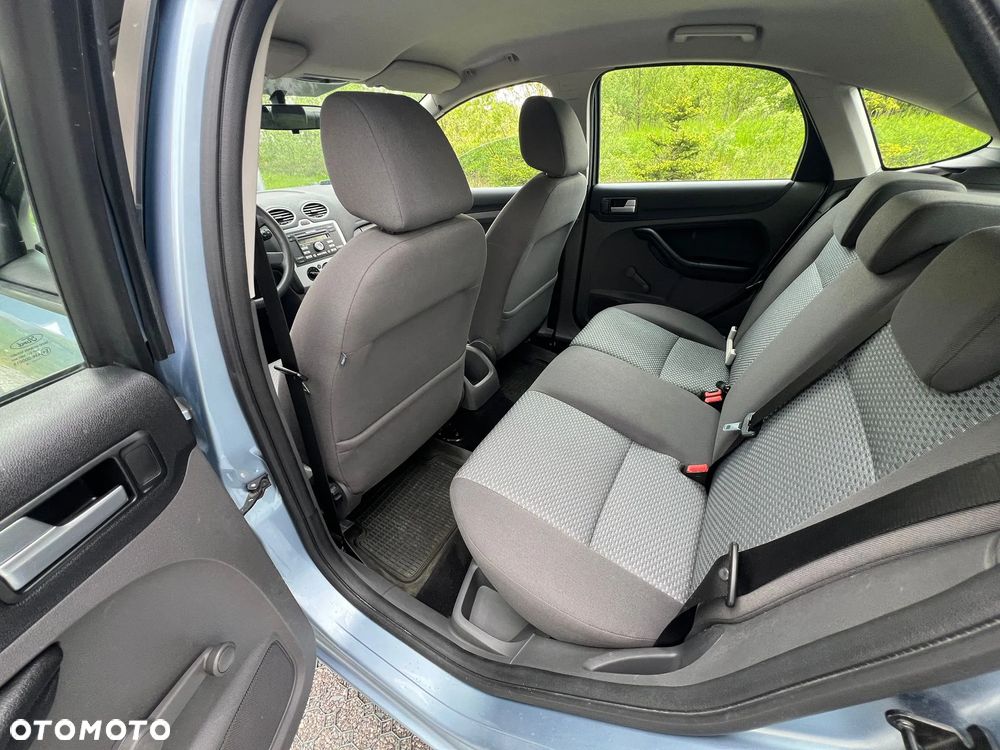 Ford Focus 1.8 TDCi Ambiente - 11