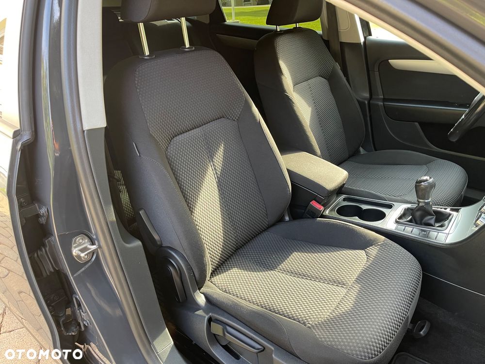 Volkswagen Passat 2.0 TDI BlueMotion Technology Comfortline - 21