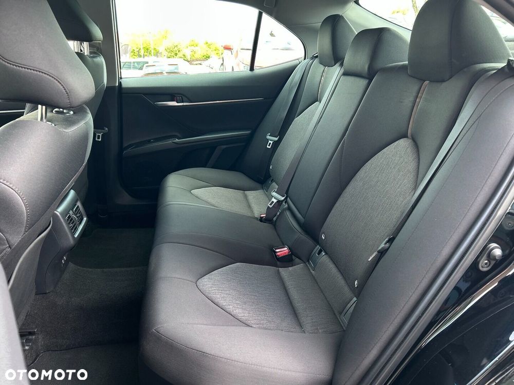 Toyota Camry 2.5 Hybrid Comfort CVT - 26