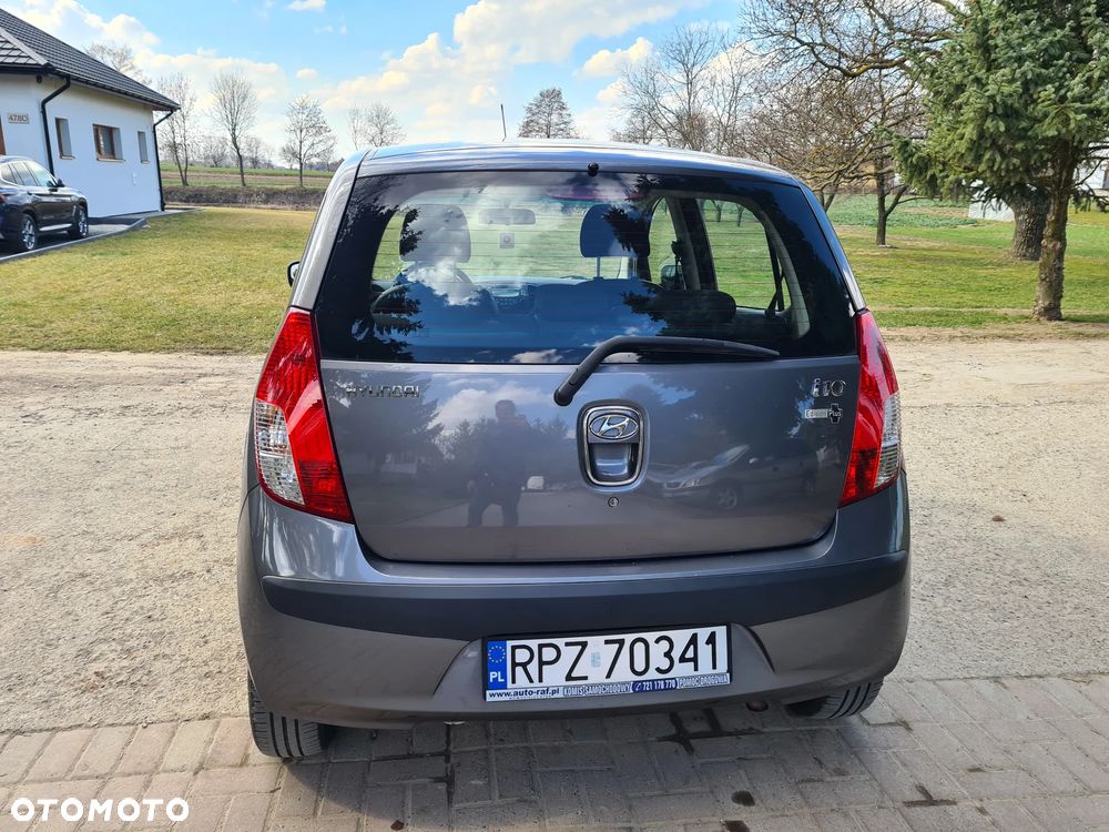 Hyundai i10 1.1 - 12