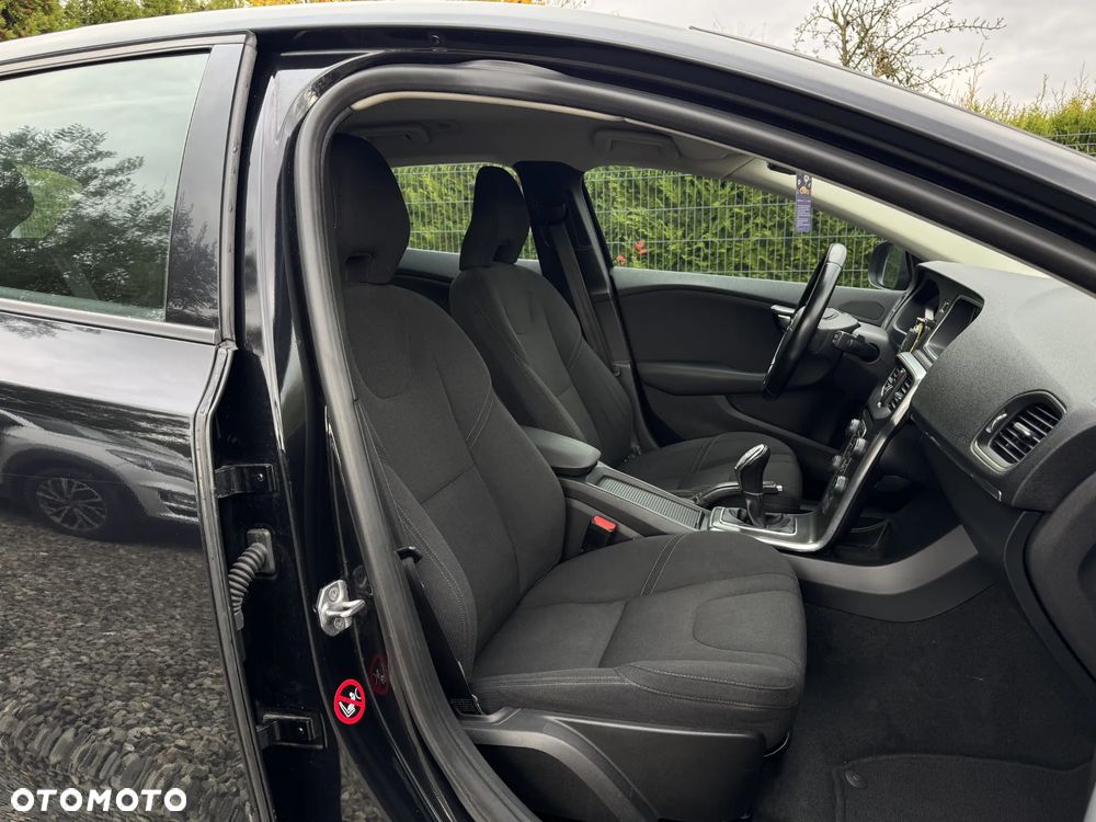 Volvo V40 D2 Momentum - 21