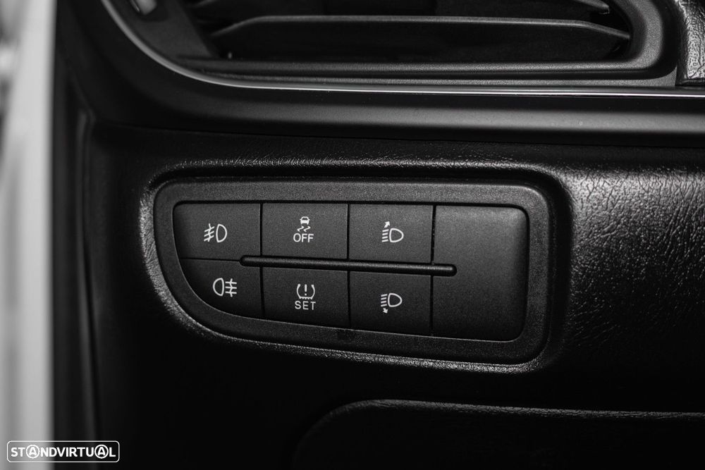 Fiat Tipo Station Wagon 1.3 M-Jet Lounge - 26