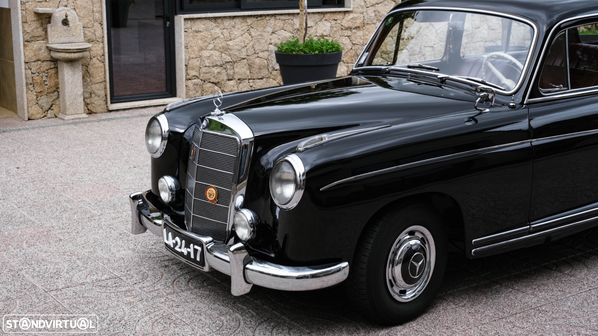 Mercedes-Benz 220 - 3