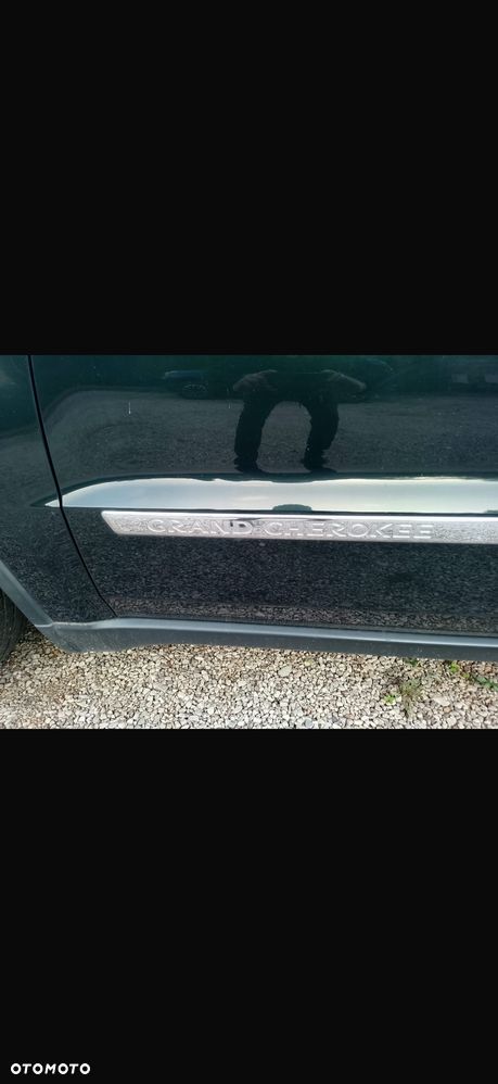 Jeep Grand Cherokee - 25