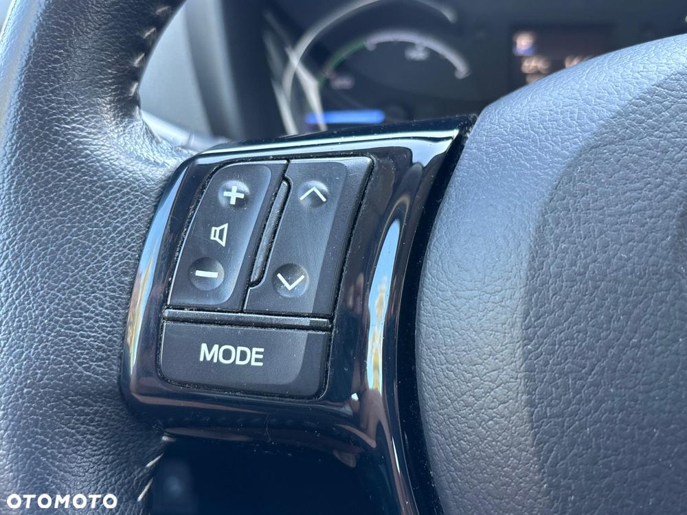 Toyota Yaris Hybrid 100 Premium - 26