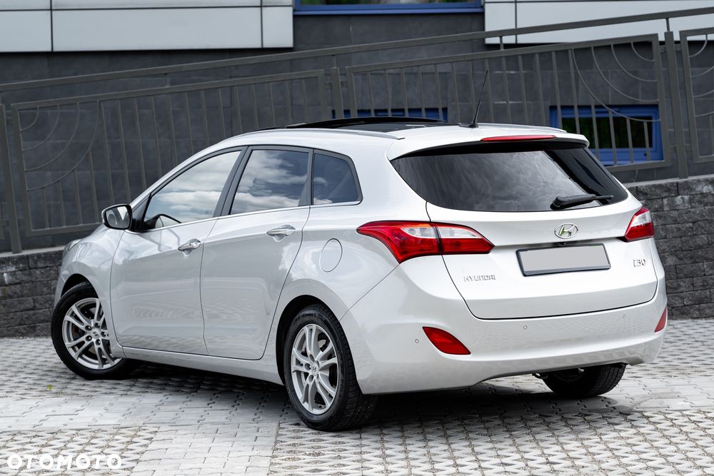 Hyundai i30 blue 1.6 GDI DCT Premium - 13