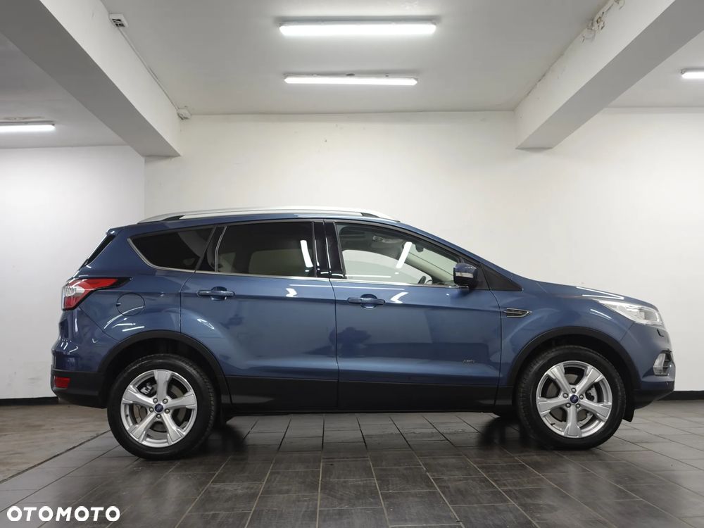 Ford Kuga - 10