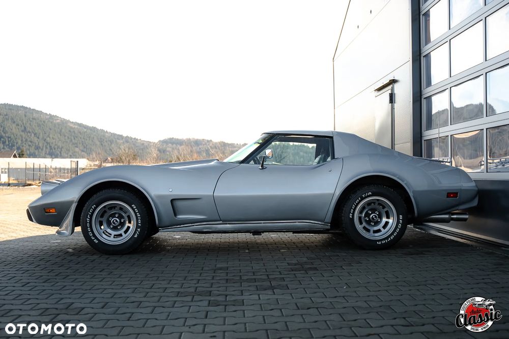 Chevrolet Corvette - 11