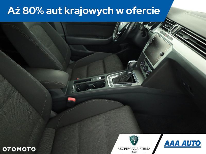 Volkswagen Passat - 10