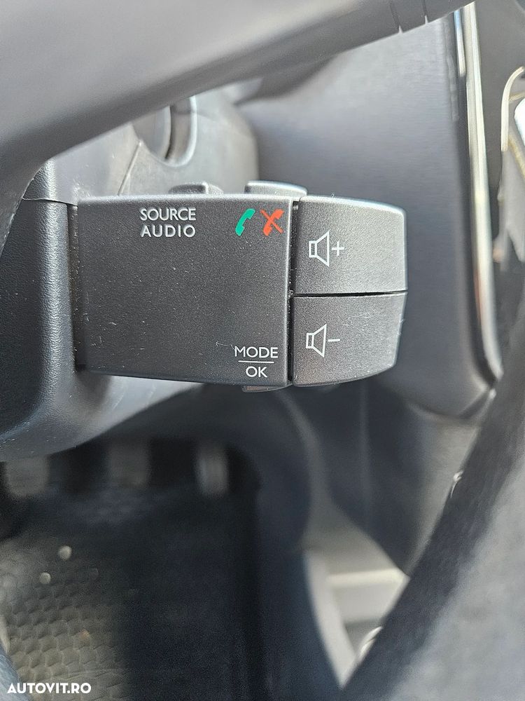 Dacia Lodgy 1.2 TCe 115 CP Laureate - 11