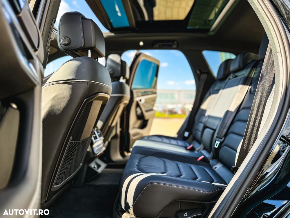 Volkswagen Touareg V6 TDI 4MOTION R-Line - 22