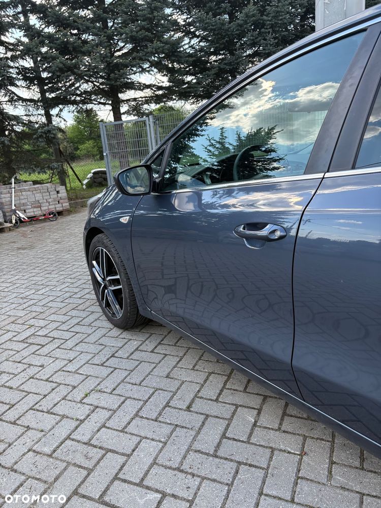 Kia Ceed 1.4 L - 12