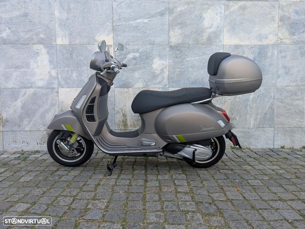 Piaggio Vespa 300 GT - 1