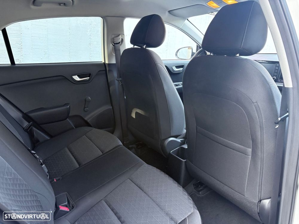 Kia Rio 1.2 CVVT Urban - 47