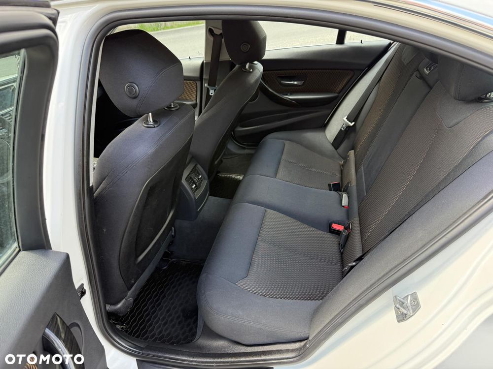 BMW Seria 3 320d Blue Performance Luxury Line - 10