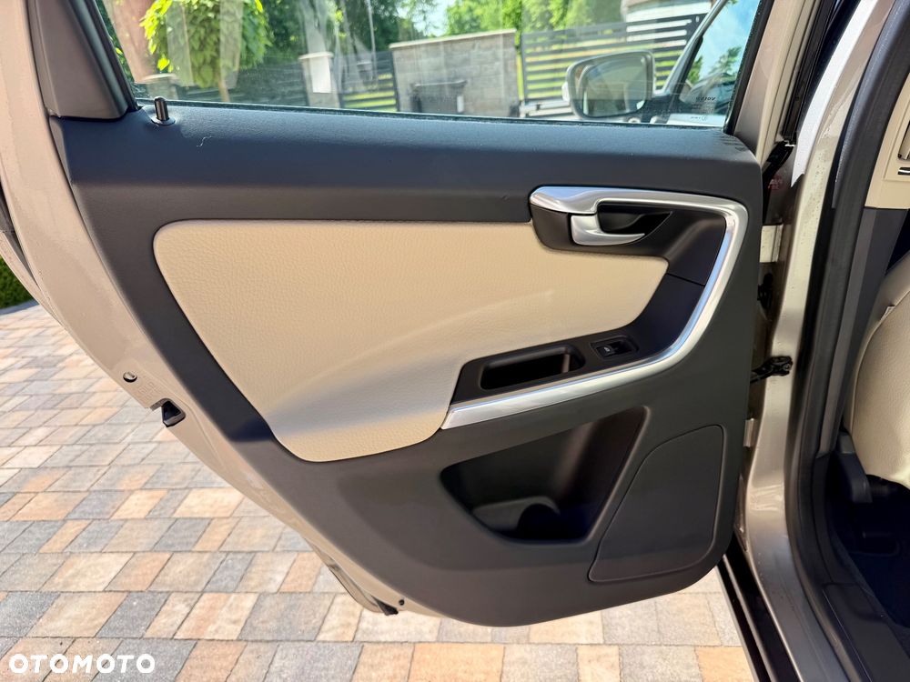 Volvo XC 60 - 11