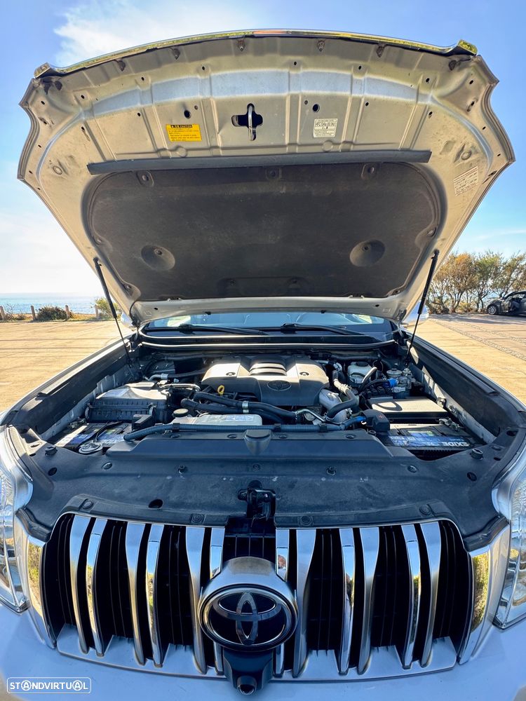 Toyota Land Cruiser - 31