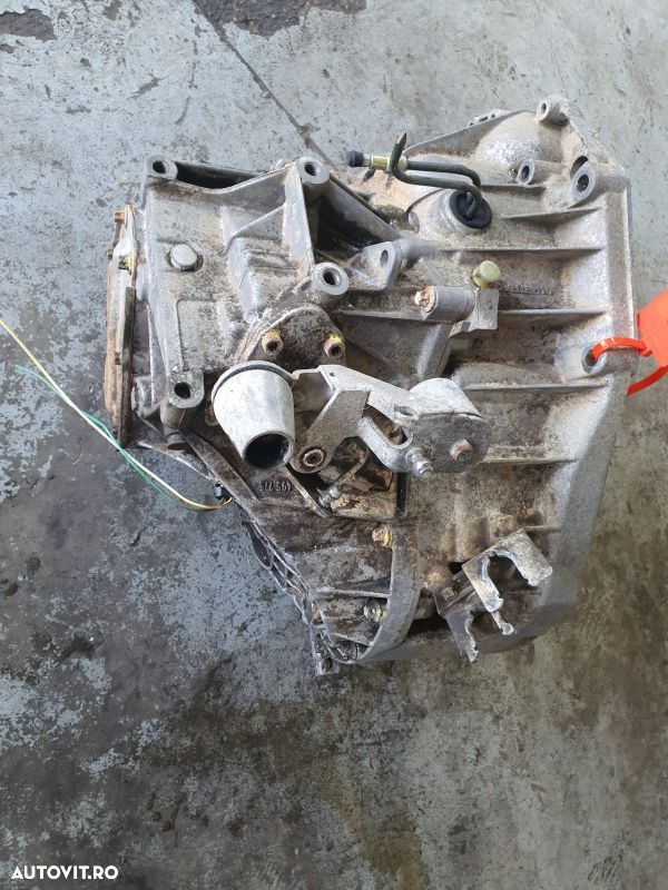 CUTIE VITEZE MANUALA 1.3 TCE RENAULT MEGANE 4 6TR. - 1