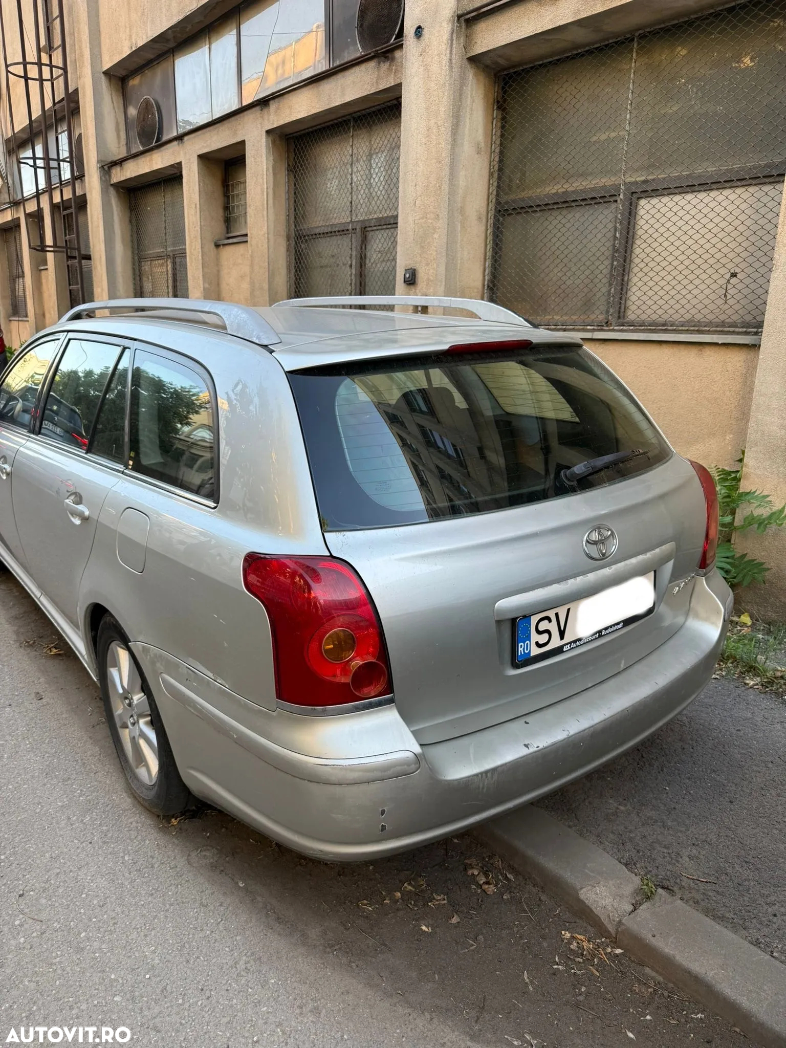 Toyota Avensis 2.0 D4D S/W Sol - 3