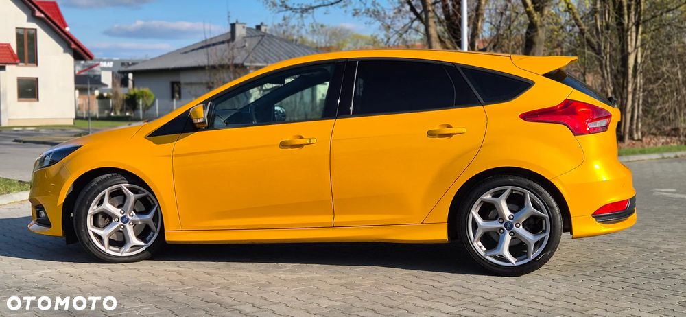 Ford Focus 2.0 EcoBoost ST mit Leder-Exclusiv-Paket - 35