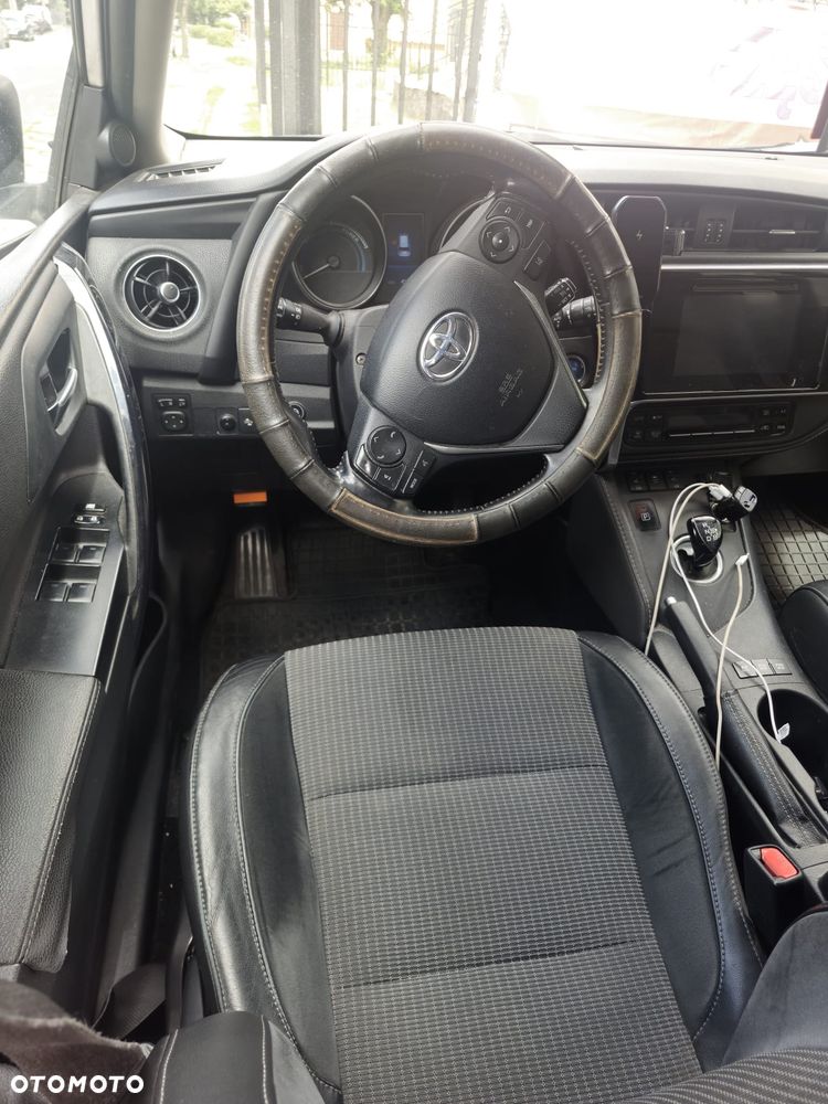 Toyota Auris Hybrid 135 Comfort - 11