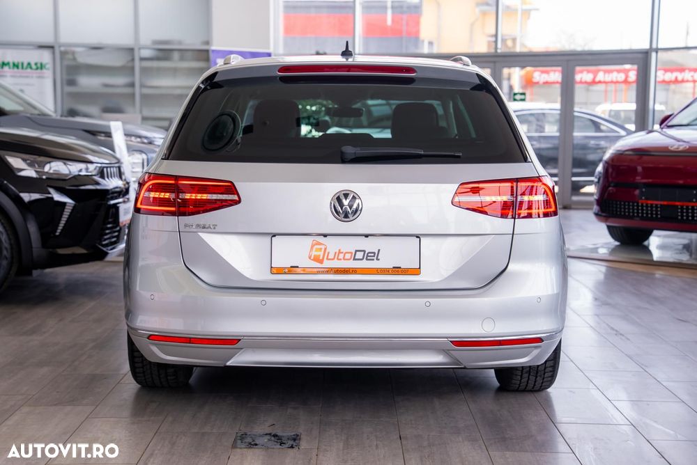 Volkswagen Passat - 4