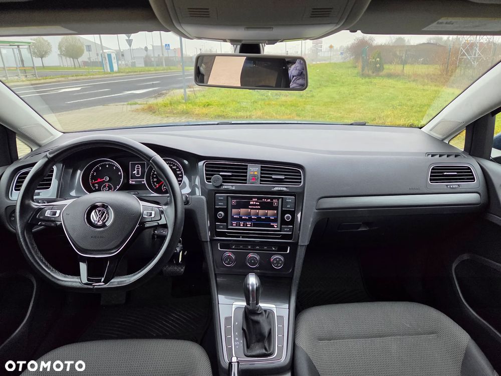 Volkswagen Golf - 14