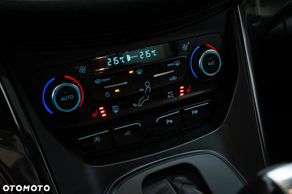 Ford Kuga 1.5 EcoBoost 4x4 Titanium - 23