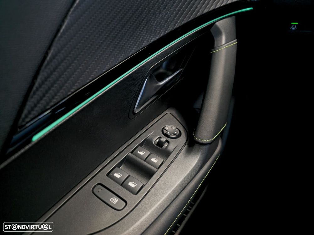 Peugeot e-2008 GT - 13