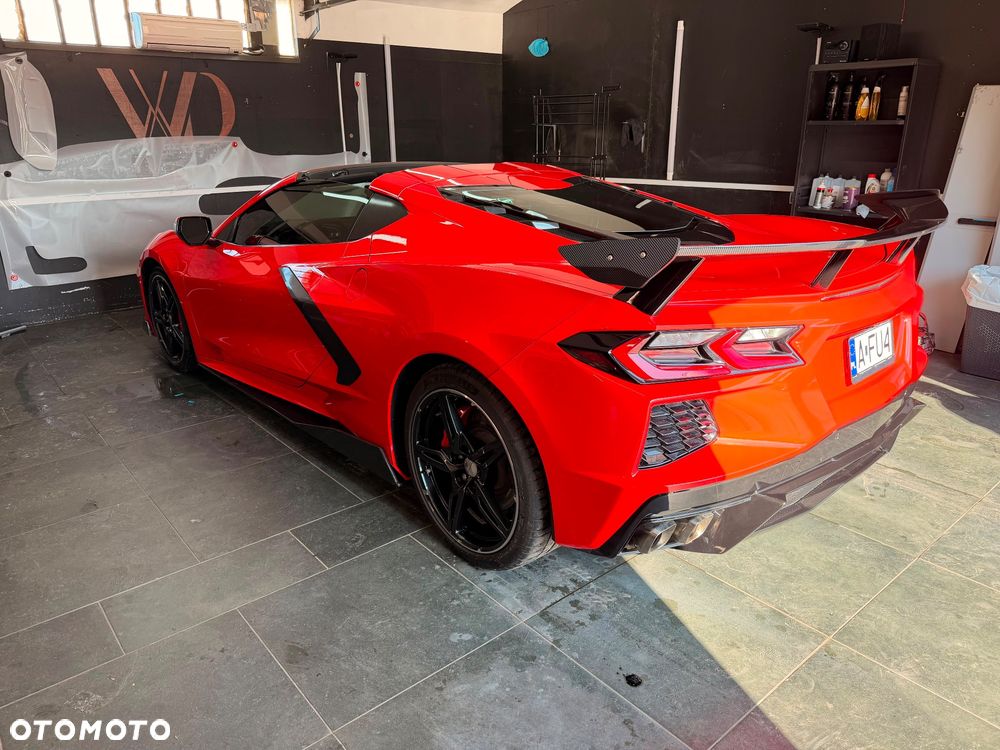 Chevrolet Corvette - 12