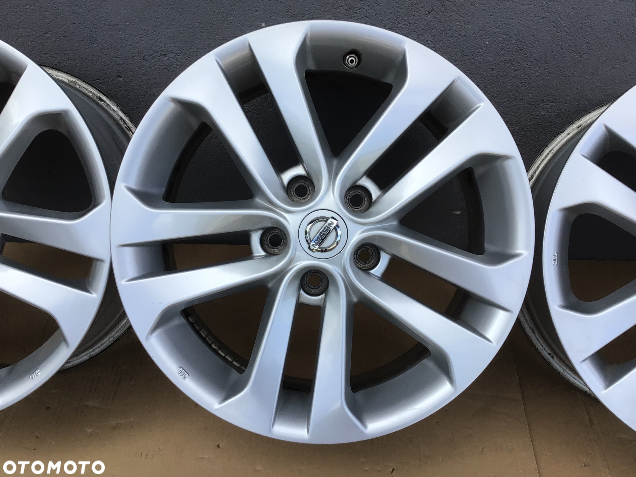 Felgi aluminiowe 4szt Nissan Juke F15 17x7J et47 5x114.3 z czujnikami - 3