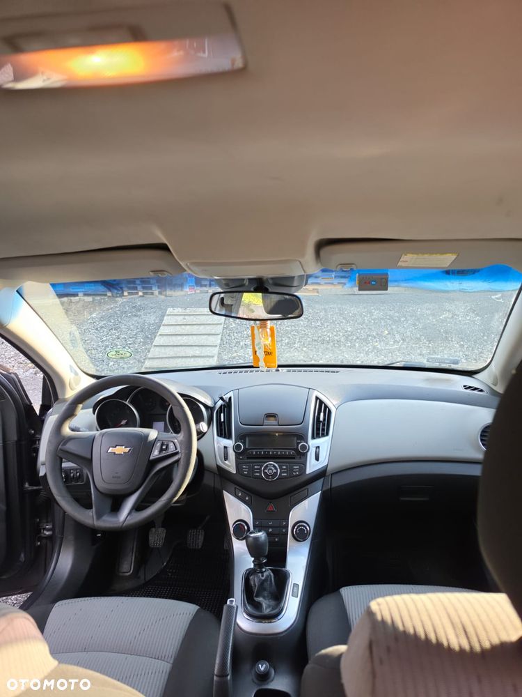 Chevrolet Cruze - 11