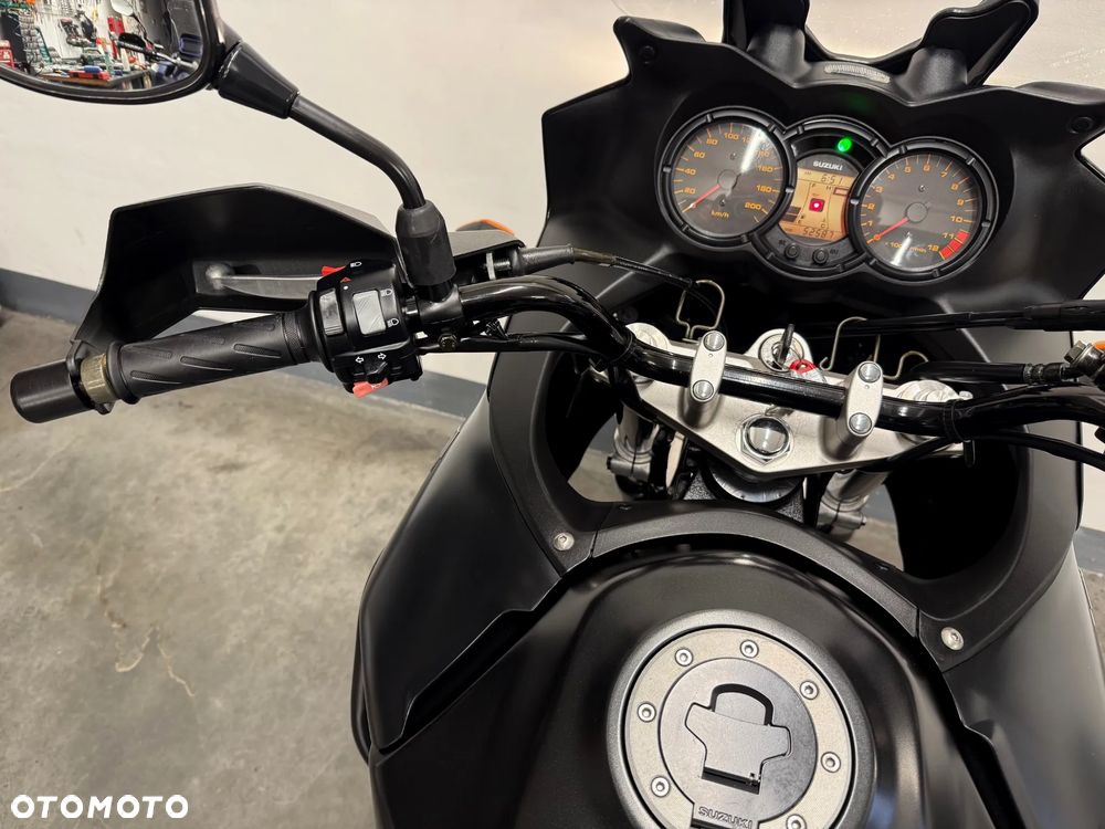 Suzuki V-STROM - 36