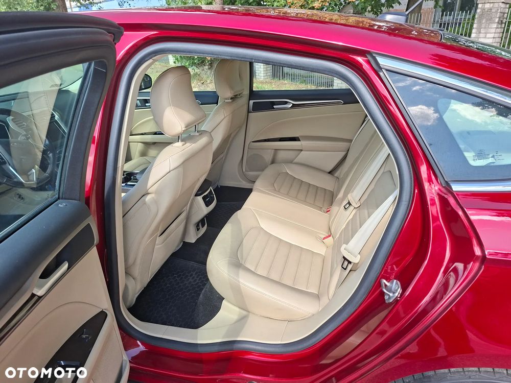 Ford Fusion - 4