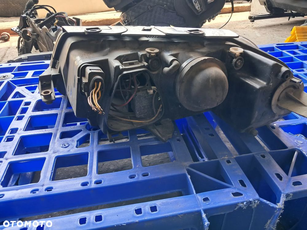 Volkswagen Passat B5 Lampa przednia lewa - 2