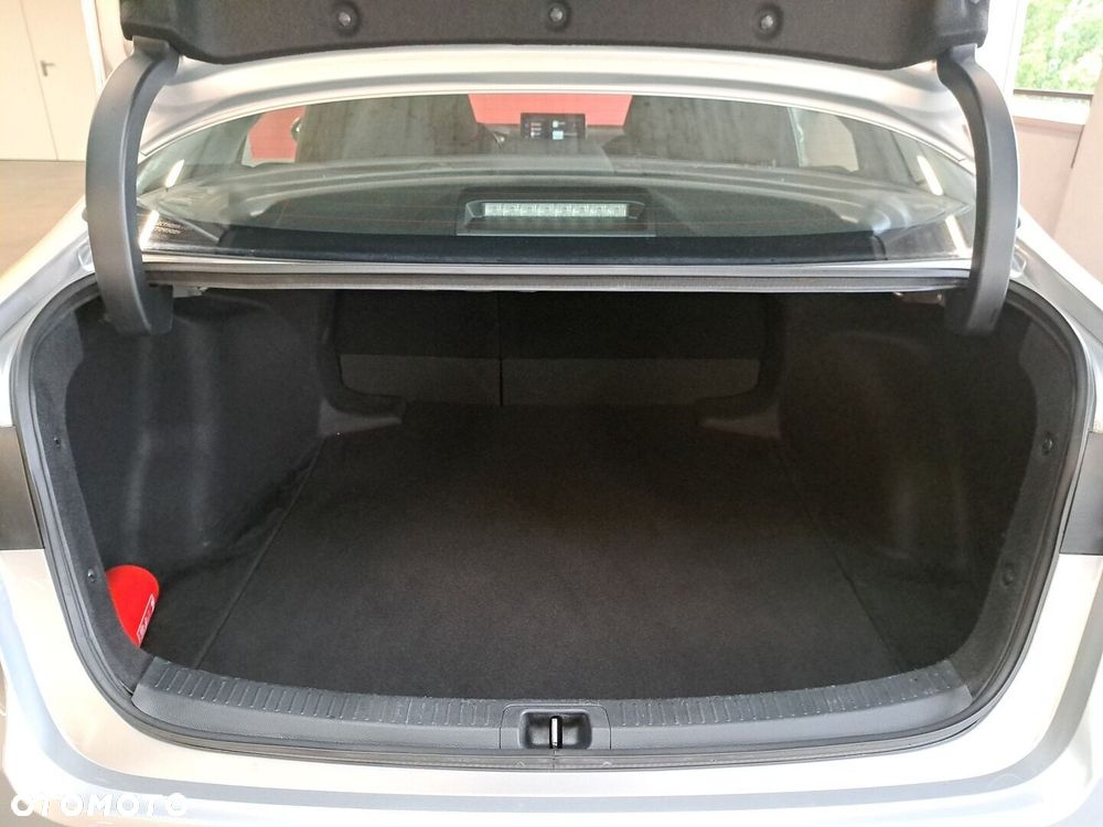 Toyota Corolla 1.8 Hybrid Comfort - 14