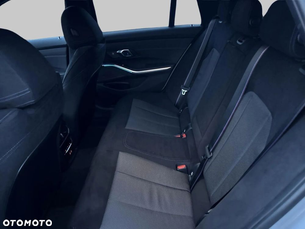 BMW Seria 3 320d xDrive mHEV M Sport - 16