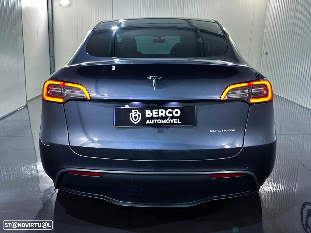 Tesla Model Y - 6
