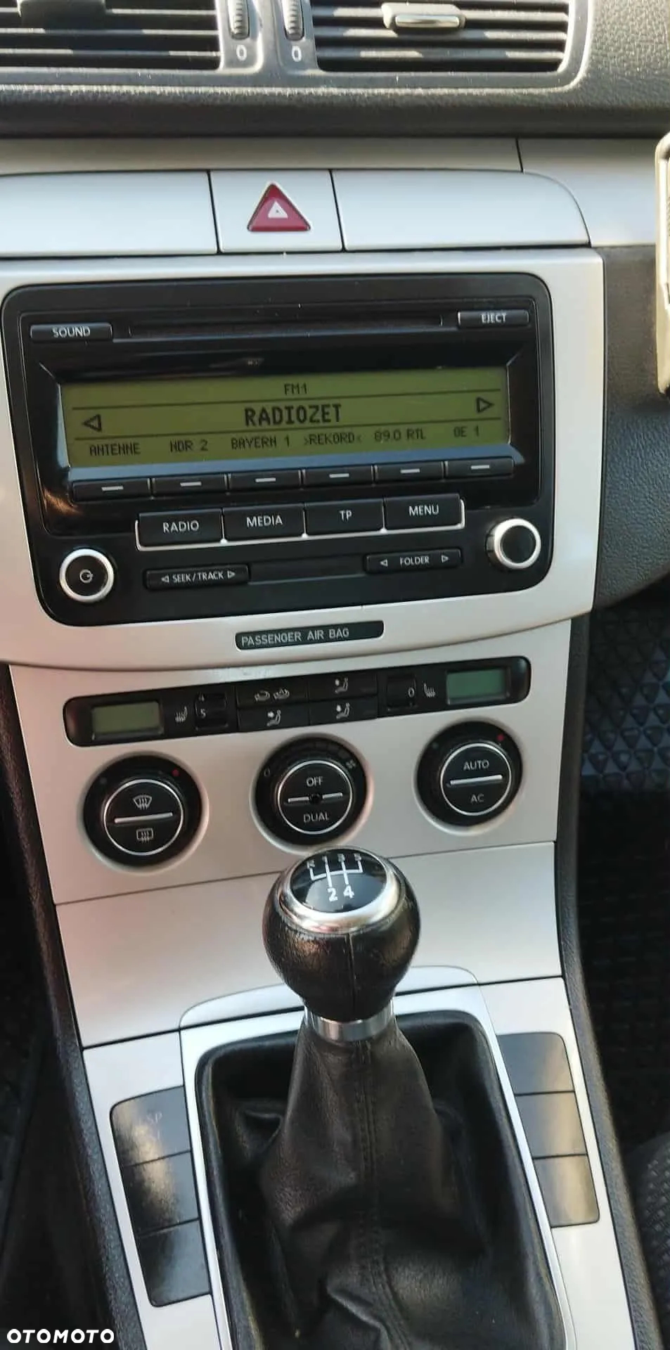 Volkswagen Passat - 15